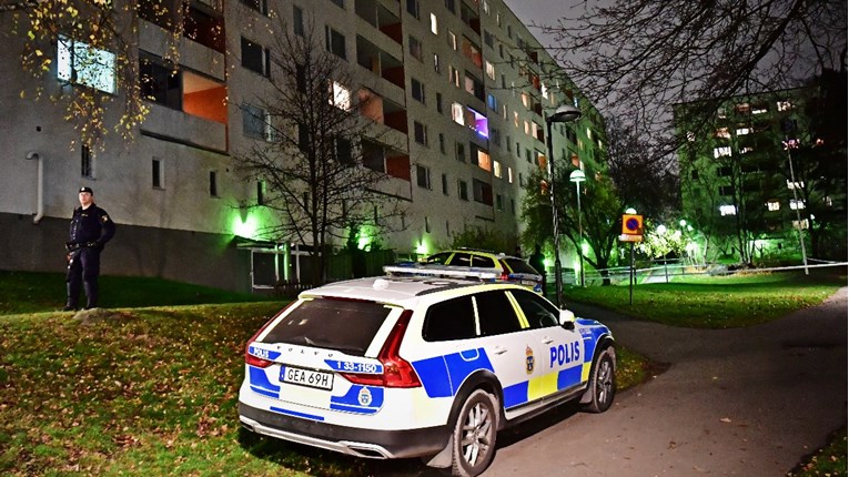 Djeca izbodena i bačena kroz balkon u Švedskoj, uhićeni muž i žena