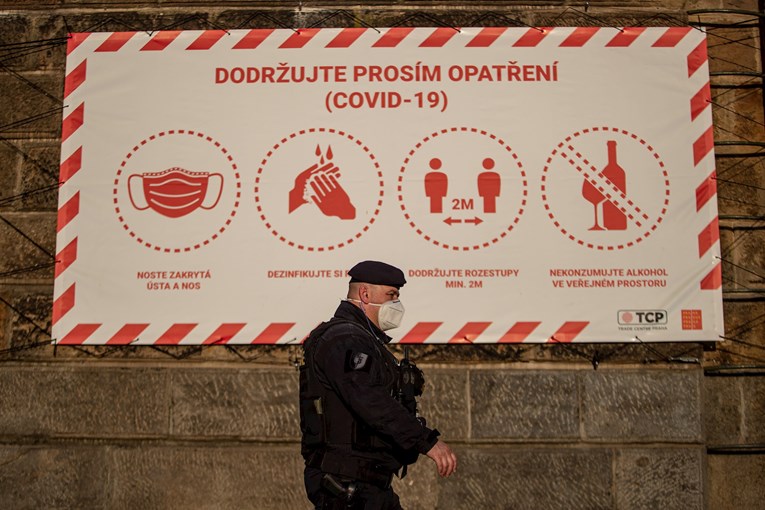 Zašto je u Češkoj tako puno ljudi umrlo od korone? Vole piti, puše i pretili su