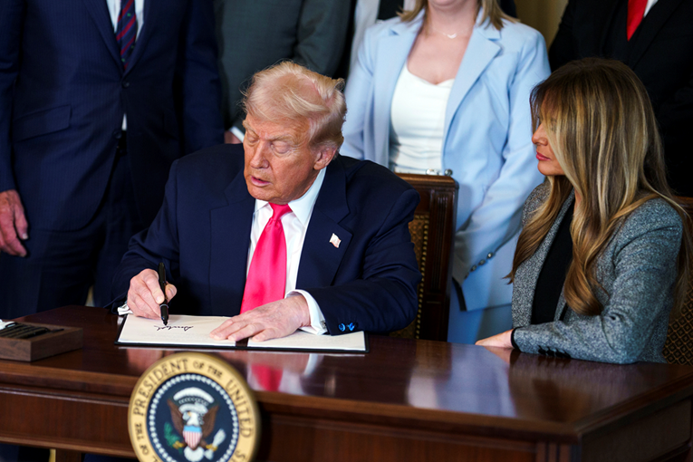 Postignut je dogovor. Trump smanjuje carine Švicarskoj