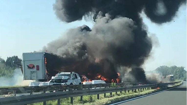 VIDEO Vatra guta kamione na A3, odjekuju eksplozije, autocesta blokirana