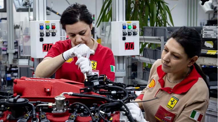 Ferrari je imao odličnu godinu. Za nagradu svaki zaposlenik dobiva 15.000 eura