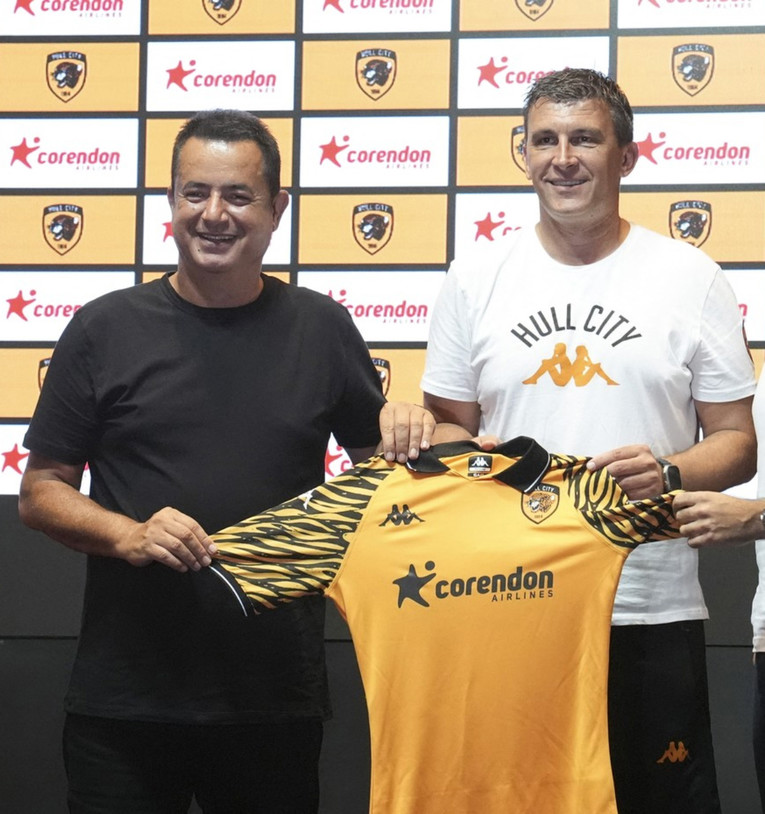 Jakirovićev predsjednik nastavlja s bizarnim objavama. Propao transfer Hrvata?