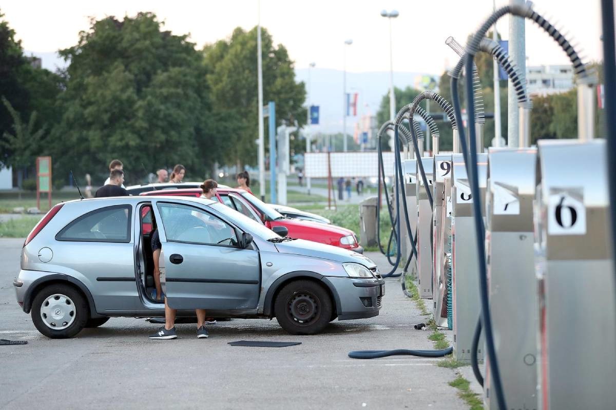 U Zagrebu opljačkao 17 autopraonica. Maskirao se i pravio da drugačije hoda