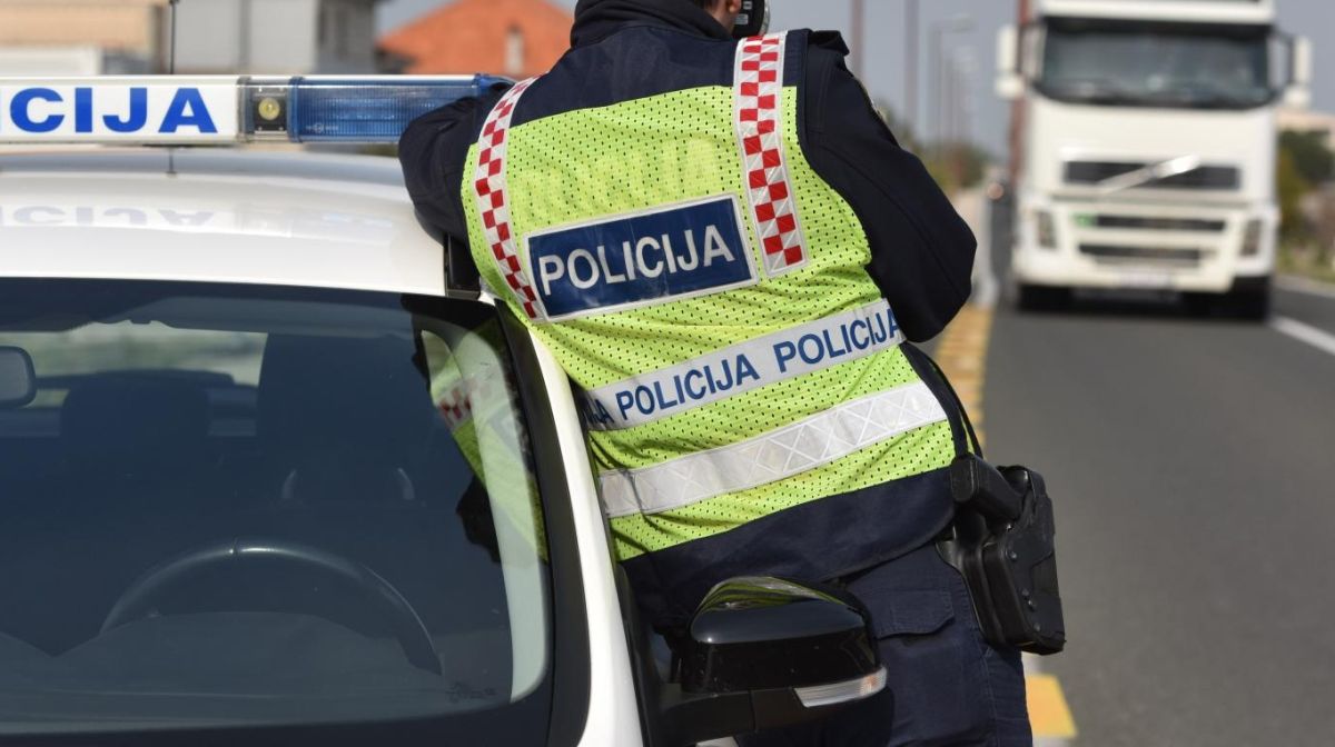 Bugar mrtav pijan vozio kamion s prikolicom po autocesti A3