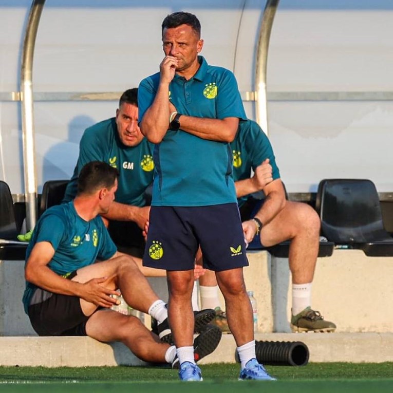 Kovačević nakon poraza Dinama: Ljutit sam. Mladi igrači moraju znati gdje su i što su