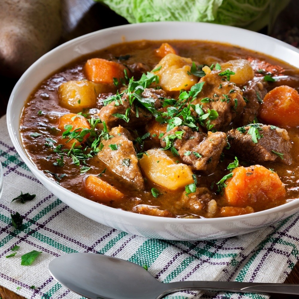 Gulaš je toplo jelo na žlicu koje spašava svaki kišni dan, imamo 5 top recepata