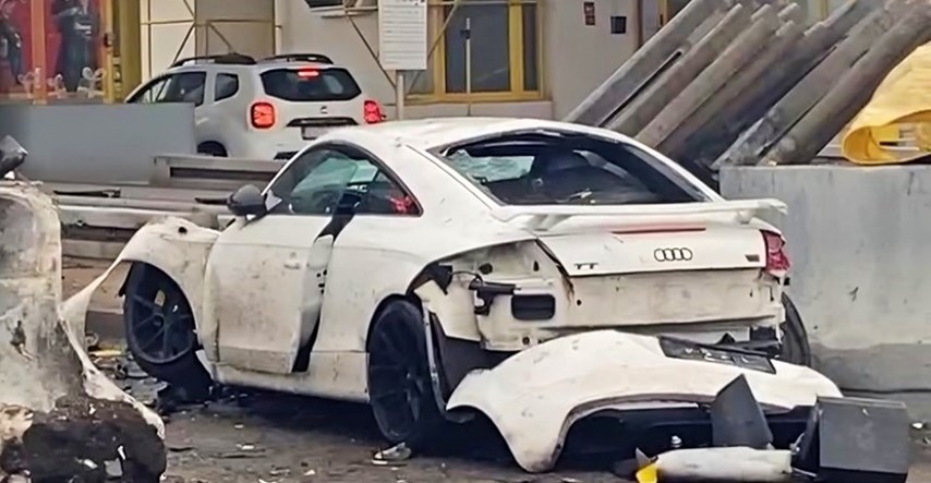 VIDEO Audi TT se zabio u naplatne na A2 kod Zaprešića. Poginuo mlađi muškarac
