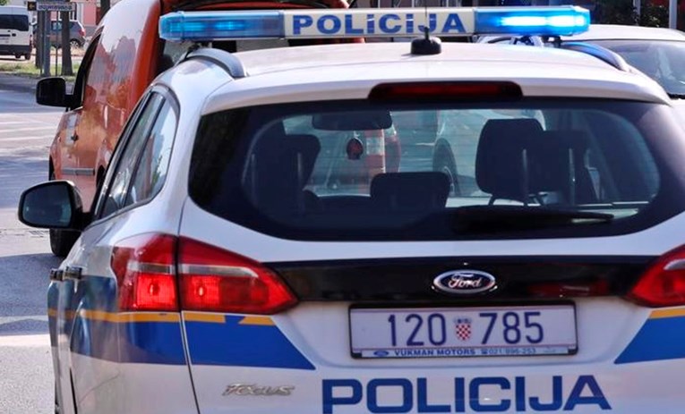 U Splitu autom naletio na biciklista i pobjegao. Policija traži svjedoke