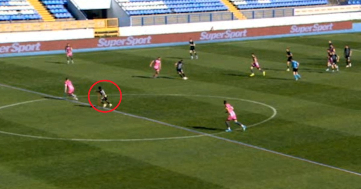 Poslušajte VAR kod zaleđa Vukovara. Bebek: Malo zaleđe. AVAR: Nije. Bebek: Kako nije?