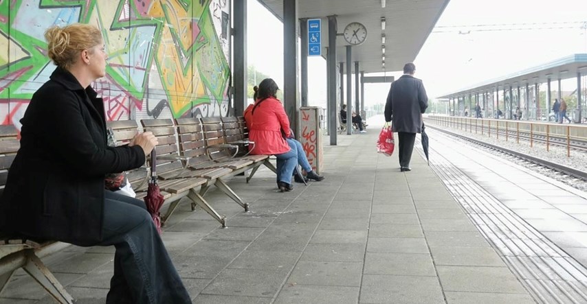 Ljudi u Bjelovaru od HŽ-a kupili kartu za vlak koji ne vozi, čekali ga na stanici