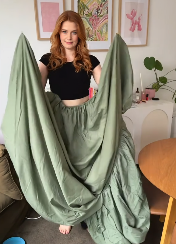 Influencerica pokazala kako složiti plahtu s gumicom, ljudi pišu da je vještica 😆