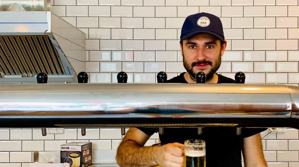 Ovaj čovjek radi najbolji pomfrit na svijetu, mala porcija je 3, velika 6.50 eura