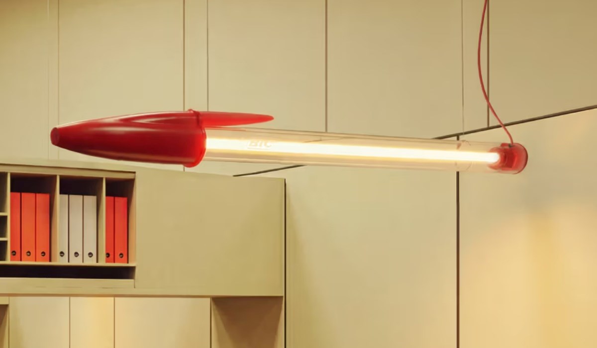 Legendarna kemijska olovka sada i kao lampa