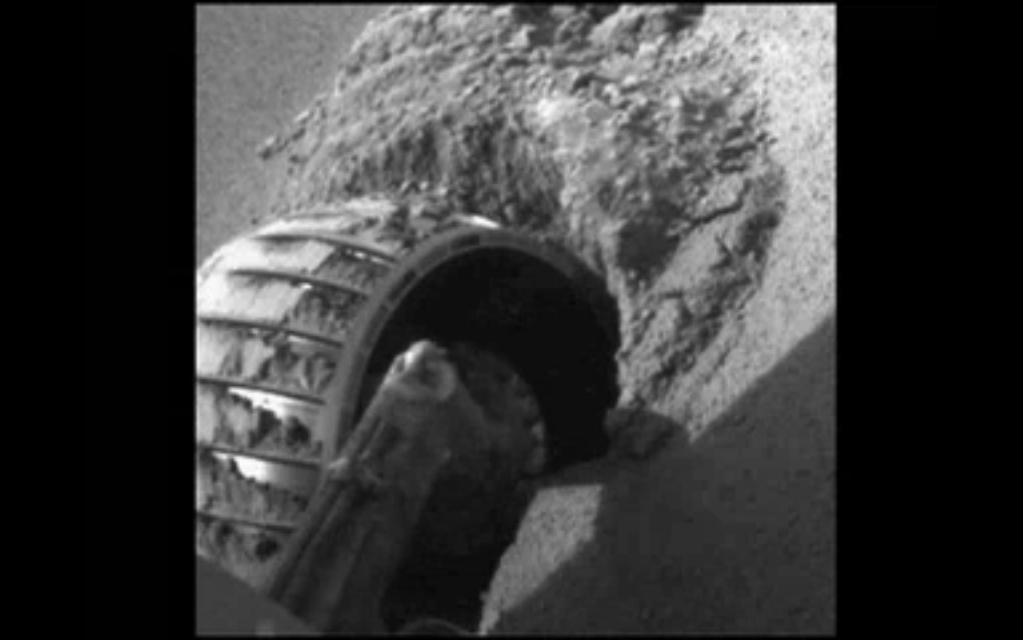 Riješen misterij: Otkriveno zašto se NASA-ini roveri stalno zaglavljuju