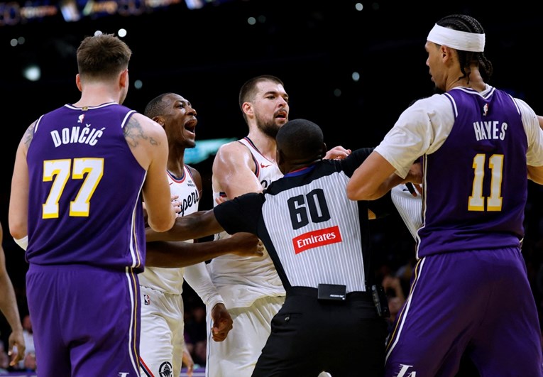 Suparnik gurnuo Dončića i udario ga loptom u prsa. Pogledajte što je uslijedilo