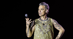 Starica pala na koncertu Robbieja Williamsa u Sydneyju, preminula je u bolnici