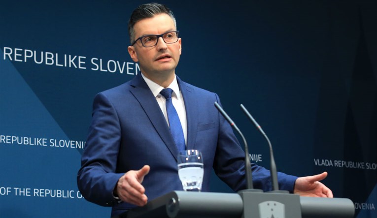 Većina Slovenaca podržava premijerovu ostavku
