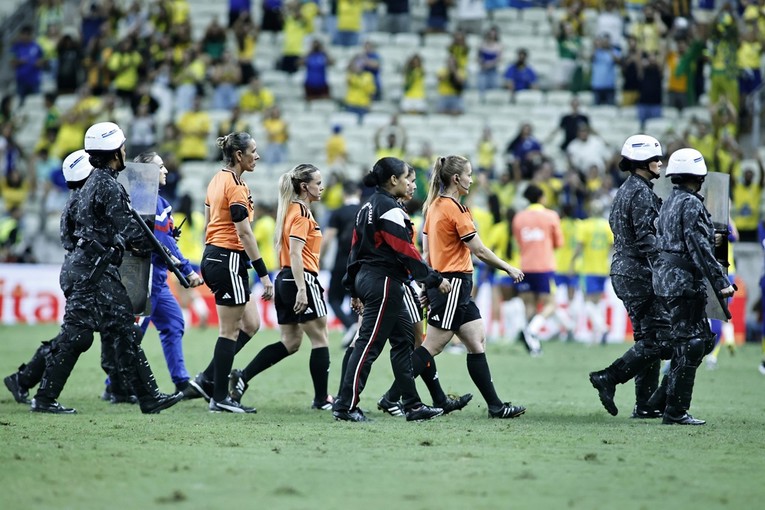 Kaos u prijateljskoj utakmici žena. Brazil dobio osam crvenih kartona