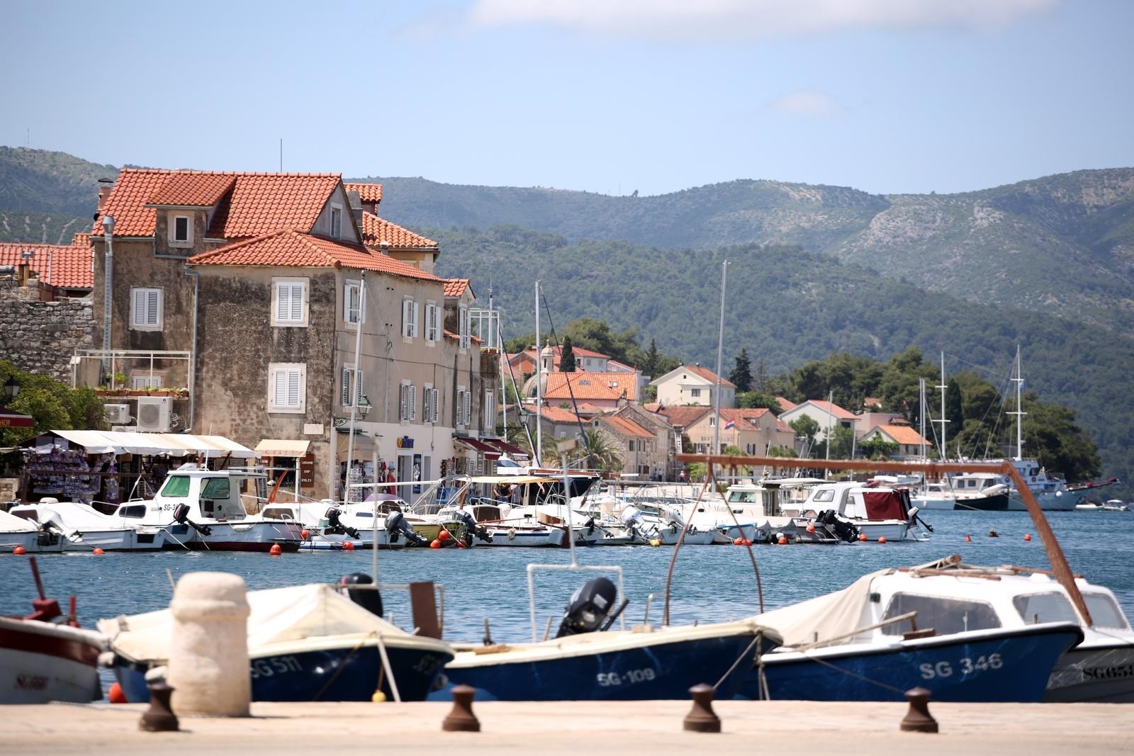 Prostori stare Hitne na Hvaru prenamijenit će se u garsonijere za liječnike