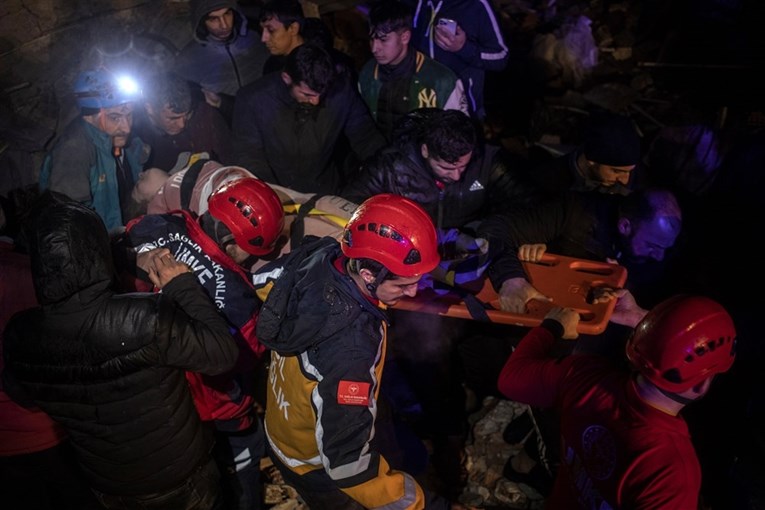 FOTO Prve slike iz razrušenog turskog grada, traje spašavanje zatrpanih