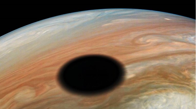 FOTO Pogledajte nevjerojatnu snimku divovske pomrčine na Jupiteru
