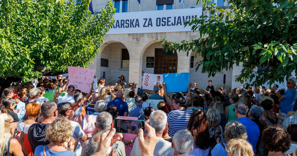 Makarani izašli na ulice. Bune se protiv gradnje hotela
