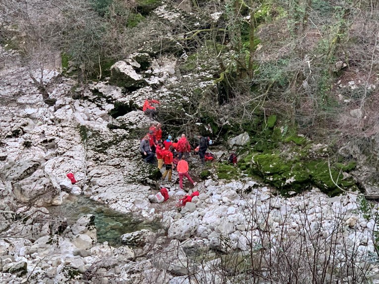 HGSS spasio ozlijeđenog stranca u kanjonu Rječine