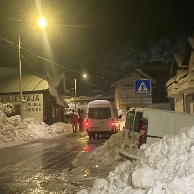 Tragedija u BiH: Tročlana obitelj otrovala se monoksidom
