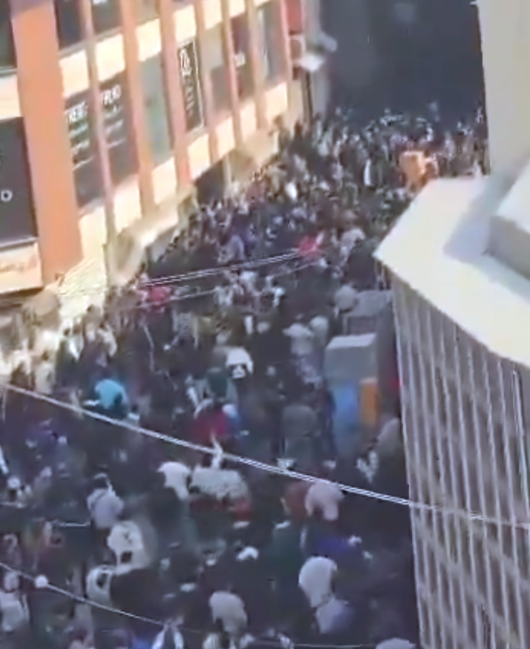 VIDEO Nasilni prosvjedi se šire Iranom. "Smrt diktatoru, živio šah"