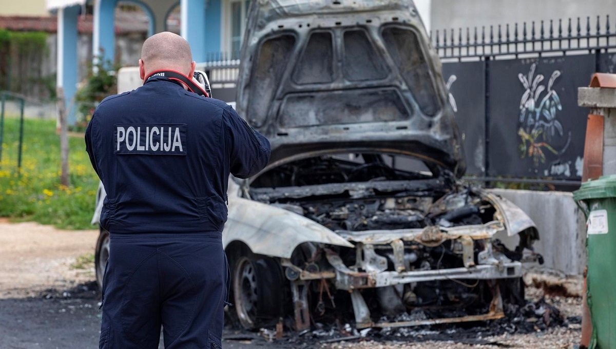 U Puli izgorio auto