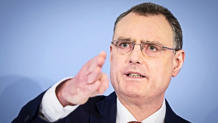 Guverner Švicarske narodne banke podnio ostavku