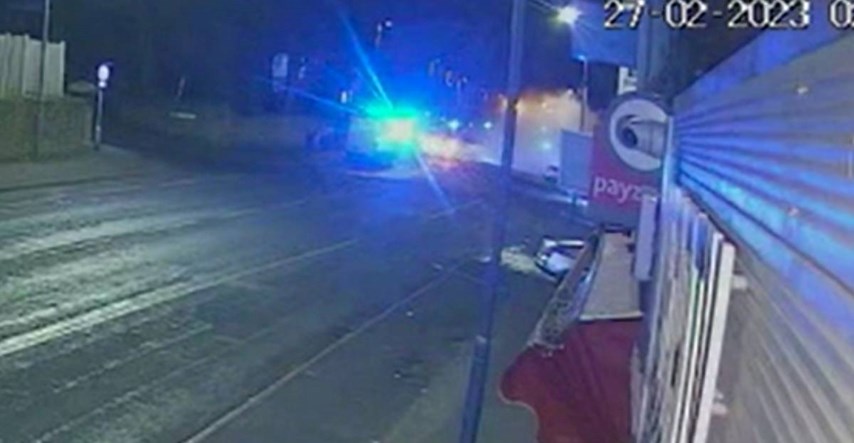 VIDEO Policijski auti u Engleskoj se tijekom potjere zabili u niz trgovina