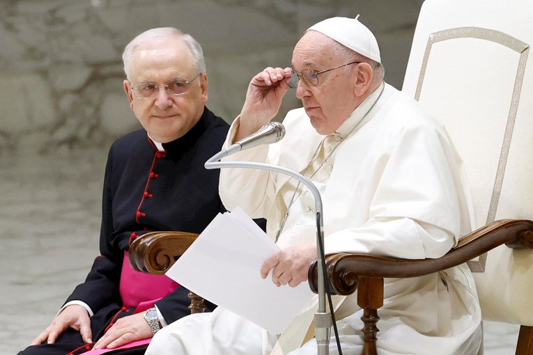 Vatikan će poslati Papin govor u svemir