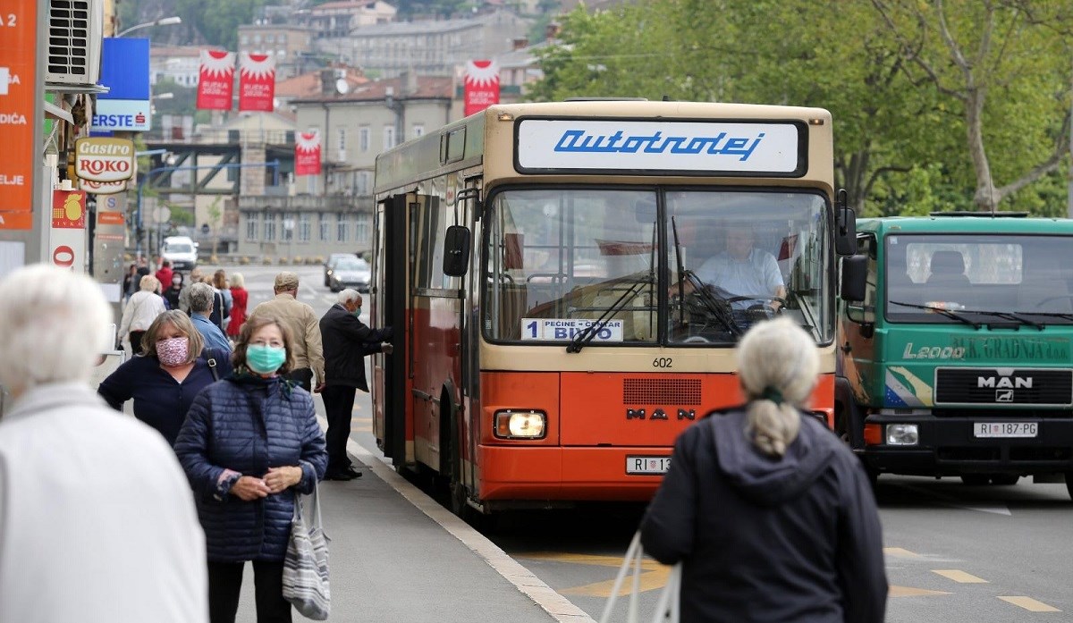 Iz riječkog Stožera mole starije osobe da izbjegavaju javni gradski prijevoz