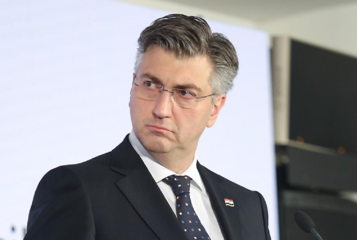 Plenković: Vlada je već odbacila prijedlog o smjeni ministrice Divjak