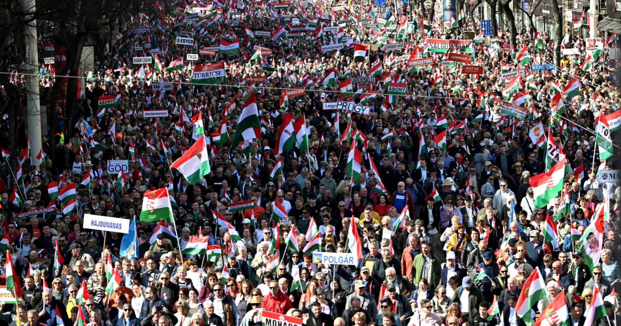 FOTO Dvije ogromne povorke u Mađarskoj. Jedna je za Orbana, druga protiv njega