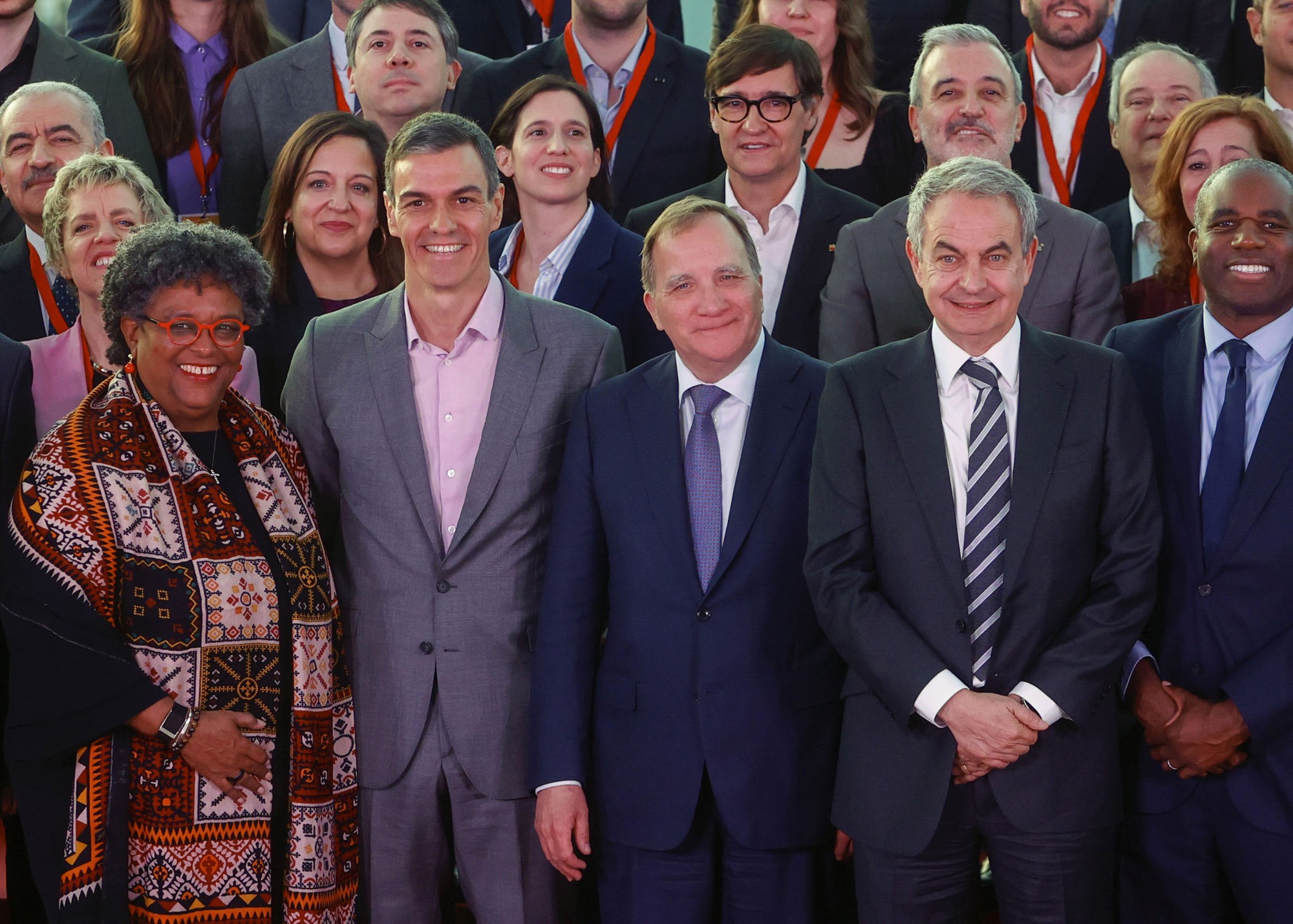 Sánchez okuplja svjetsku ljevicu: "Demokracija je pod napadom"