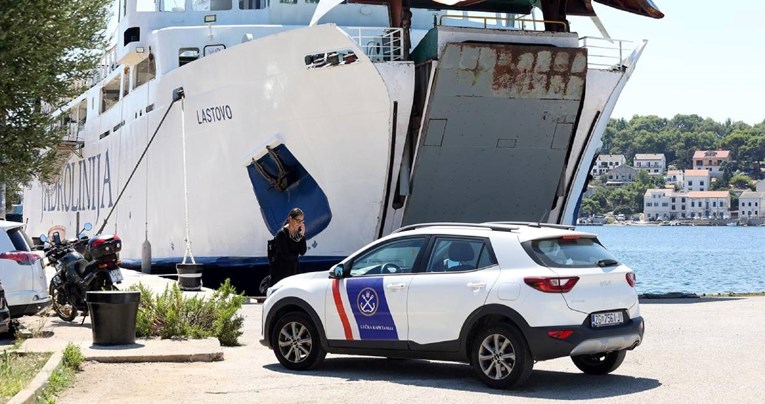 Ovo nije prvi put da je pala rampa na trajektu Lastovo. "Podnesite neopozive ostavke"