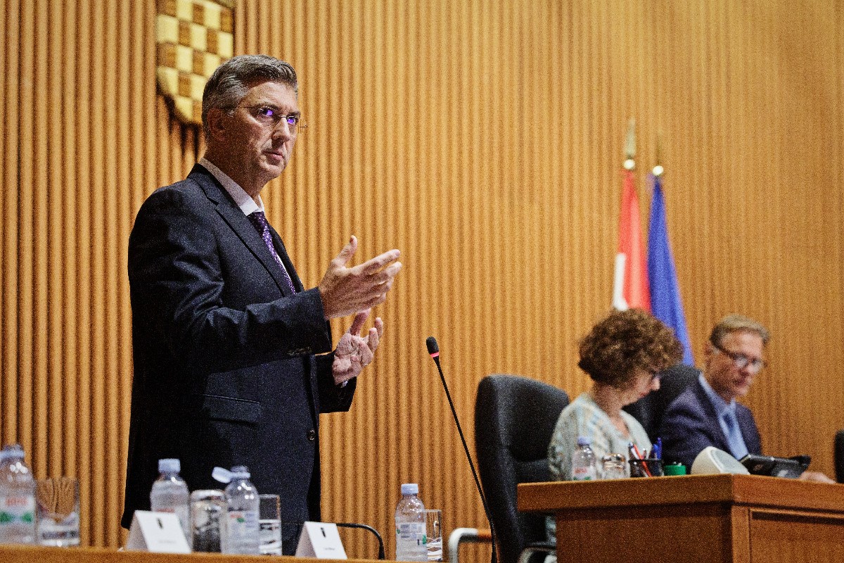 SDP želi regulirati "Za dom spremni". Plenković: Rješenje nije u zabranama