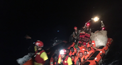 Spasilački brod blokiran kod talijanske obale spasio 39 novih migranata