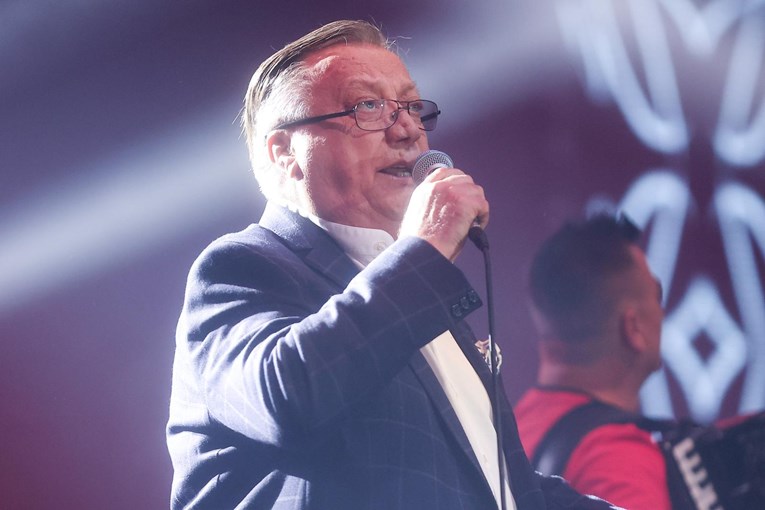 FBiH proglasila ponedjeljak danom žalosti zbog smrti Halida Bešlića