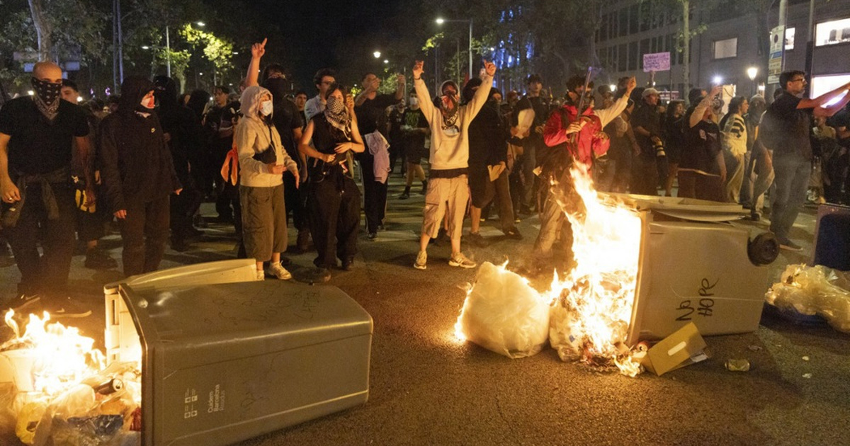 FOTO Stambena kriza izvela tisuće na ulice Barcelone. Prosvjed završio nasiljem