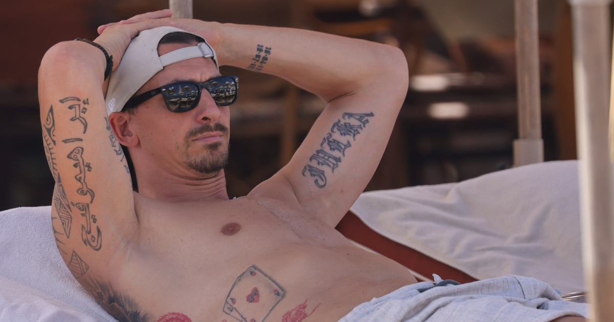 Zlatan Ibrahimović na plaži u Saint Tropezu privukao pažnju jednom tetovažom na rebru