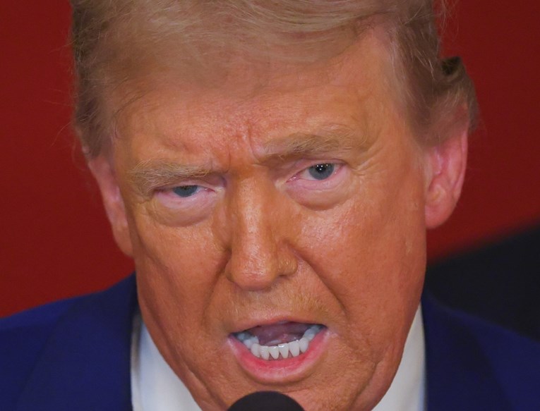 Trump: Gledam vas! Radite u korist neprijatelju. Nemojte to raditi!