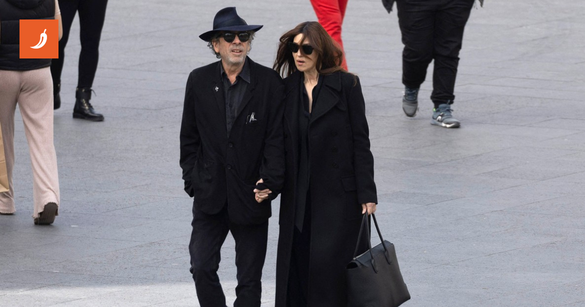Potvrdili vezu: Monica Bellucci i Tim Burton prošetali Madridom držeći ...