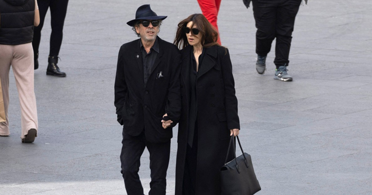 Potvrdili vezu: Monica Bellucci i Tim Burton prošetali Madridom držeći se za ruke