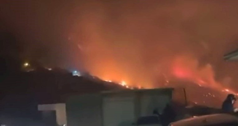 Veliki požar kod Omiša, olujna bura otežava gašenje
