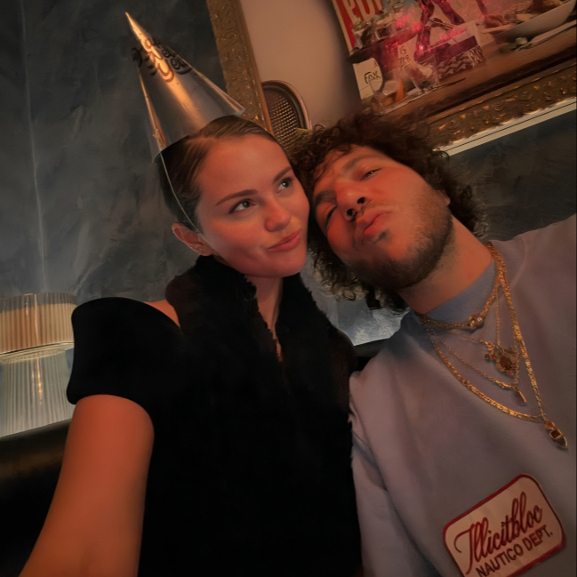 Benny Blanco iznenadio Selenu za rođendan, odveo je na kulinarski tečaj u Italiju