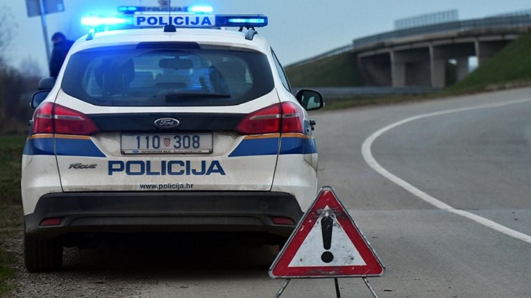 Mladić iz BiH na A3 razbacao signalizaciju, došlo do nesreće. Protjeran iz Hrvatske