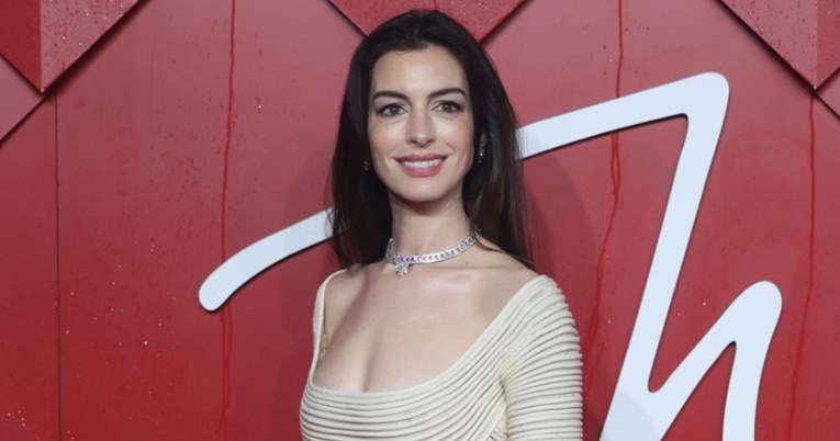 Anne Hathaway dobila ulogu glavnog lika u adaptaciji poznatog romana Colleen Hoover